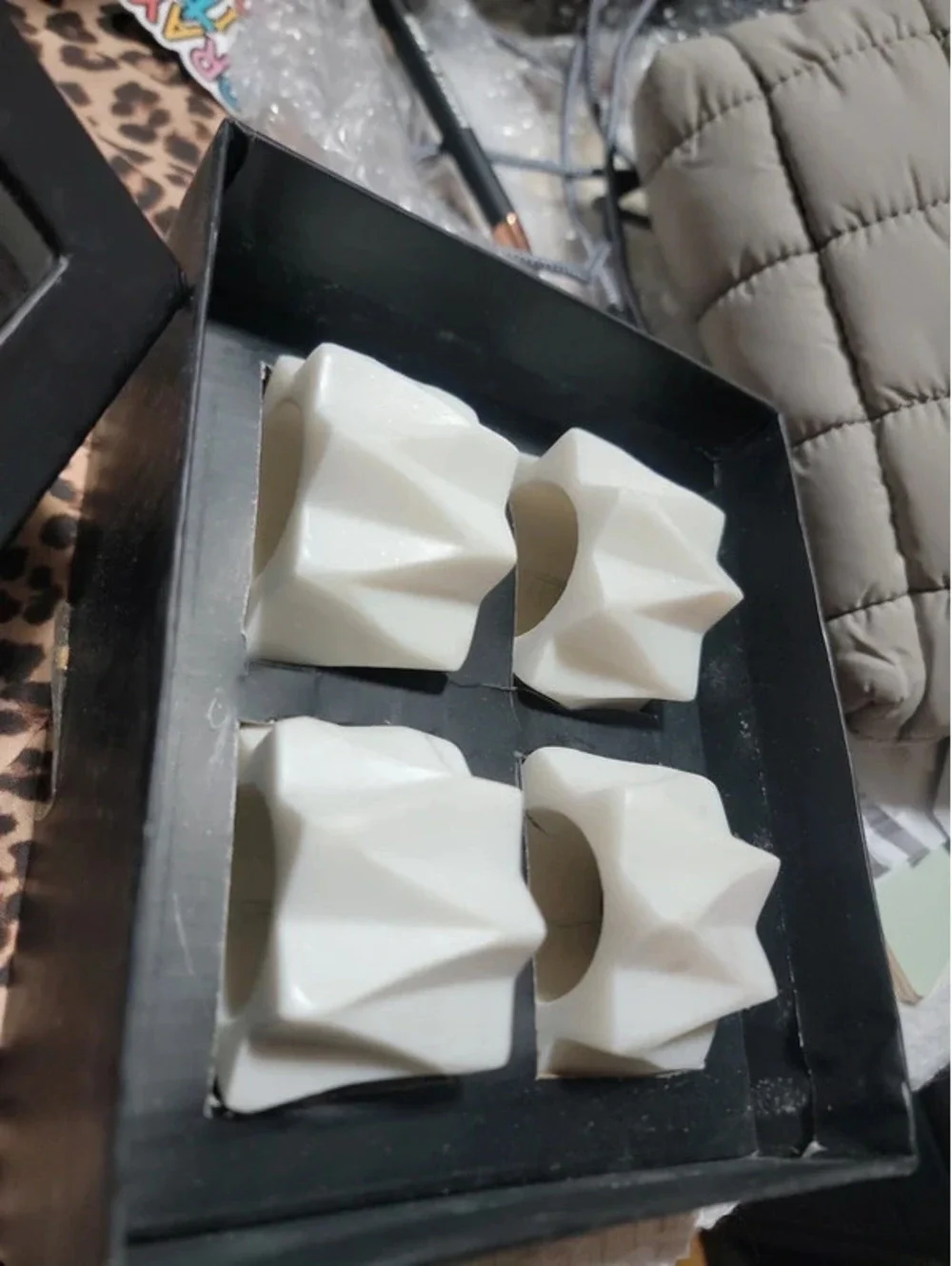 Tahari set of 4 napkin rings